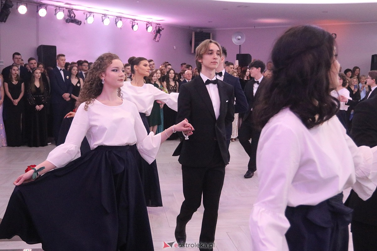 Studniówka 2023 - I LO w Ostrołęce [28.01.2023] - zdjęcie #24 - eOstroleka.pl