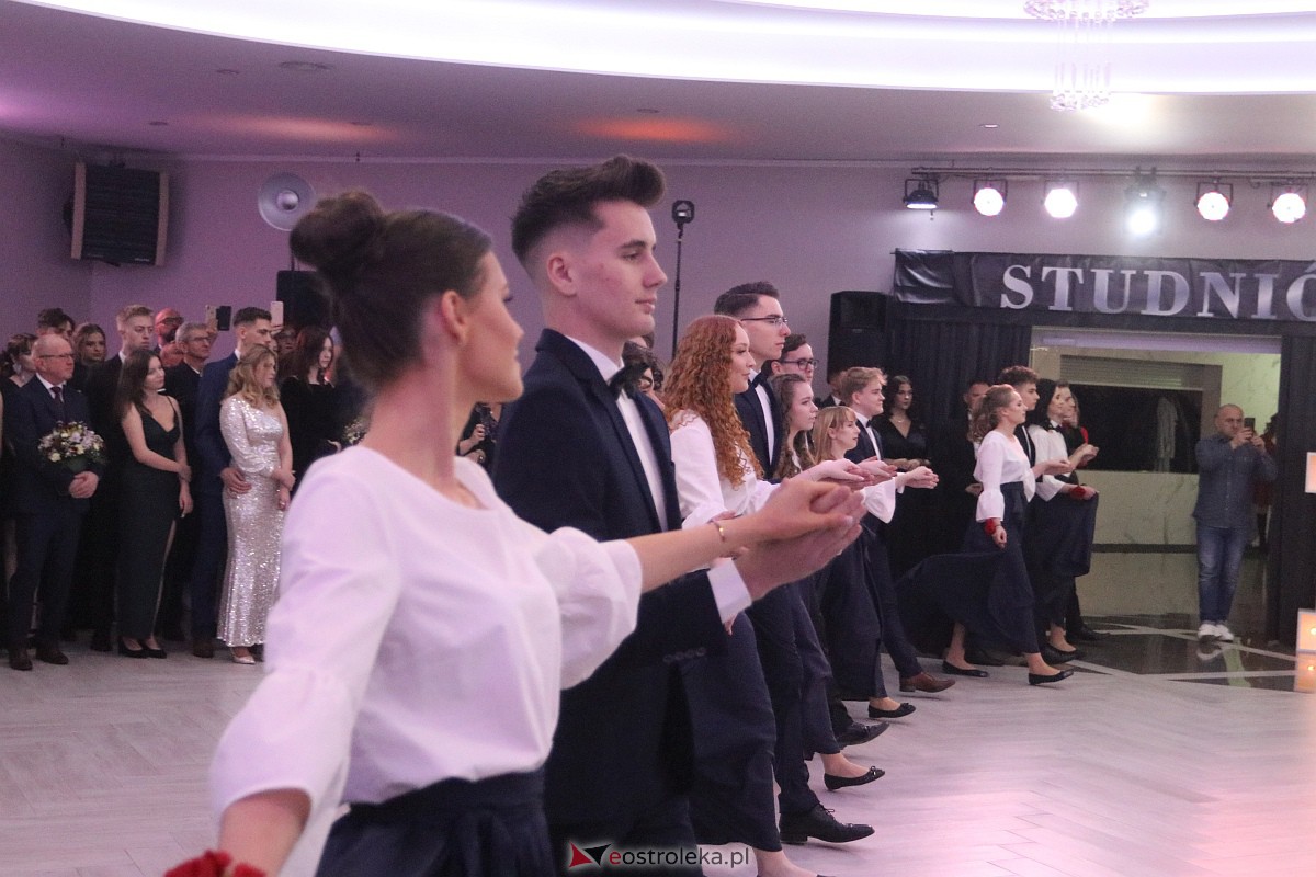 Studniówka 2023 - I LO w Ostrołęce [28.01.2023] - zdjęcie #114 - eOstroleka.pl