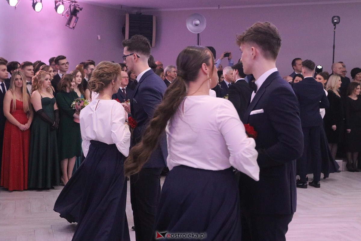Studniówka 2023 - I LO w Ostrołęce [28.01.2023] - zdjęcie #90 - eOstroleka.pl