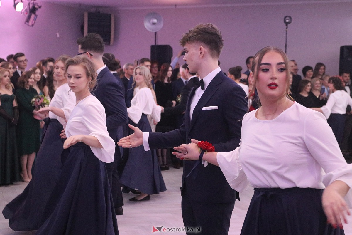 Studniówka 2023 - I LO w Ostrołęce [28.01.2023] - zdjęcie #87 - eOstroleka.pl