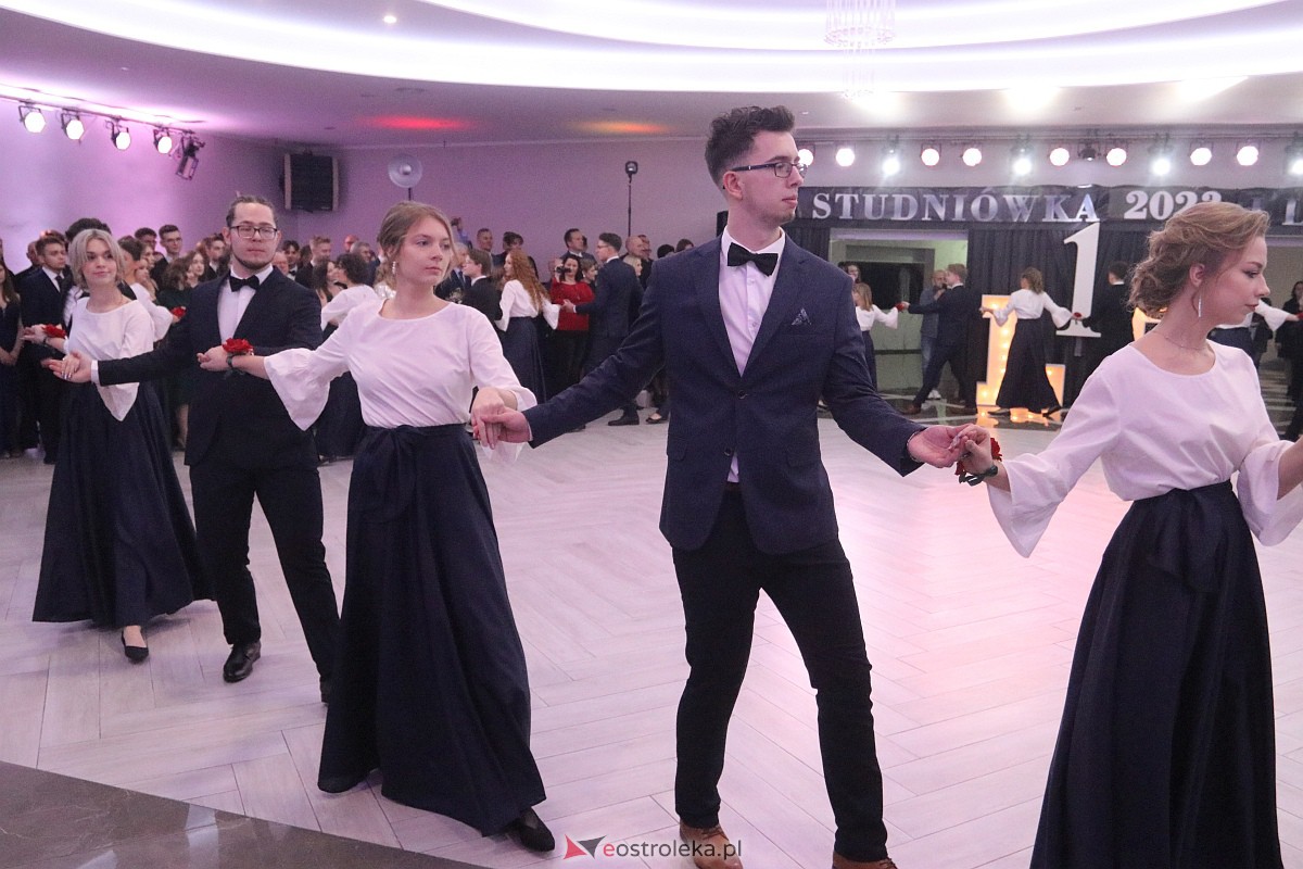 Studniówka 2023 - I LO w Ostrołęce [28.01.2023] - zdjęcie #85 - eOstroleka.pl