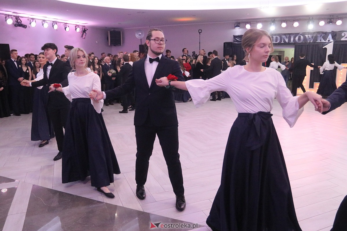 Studniówka 2023 - I LO w Ostrołęce [28.01.2023] - zdjęcie #78 - eOstroleka.pl