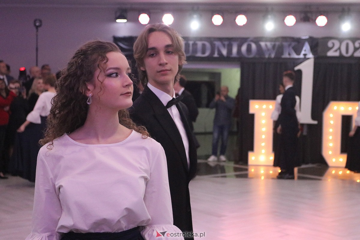 Studniówka 2023 - I LO w Ostrołęce [28.01.2023] - zdjęcie #69 - eOstroleka.pl