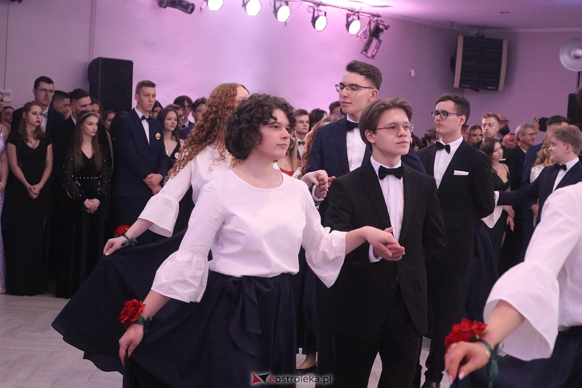 Studniówka 2023 - I LO w Ostrołęce [28.01.2023] - zdjęcie #63 - eOstroleka.pl