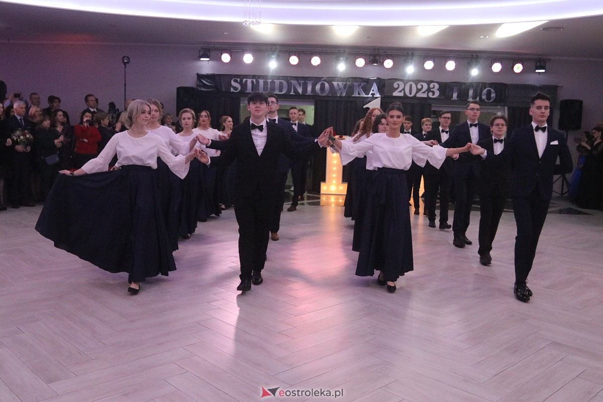 Studniówka 2023 - I LO w Ostrołęce [28.01.2023] - zdjęcie #60 - eOstroleka.pl
