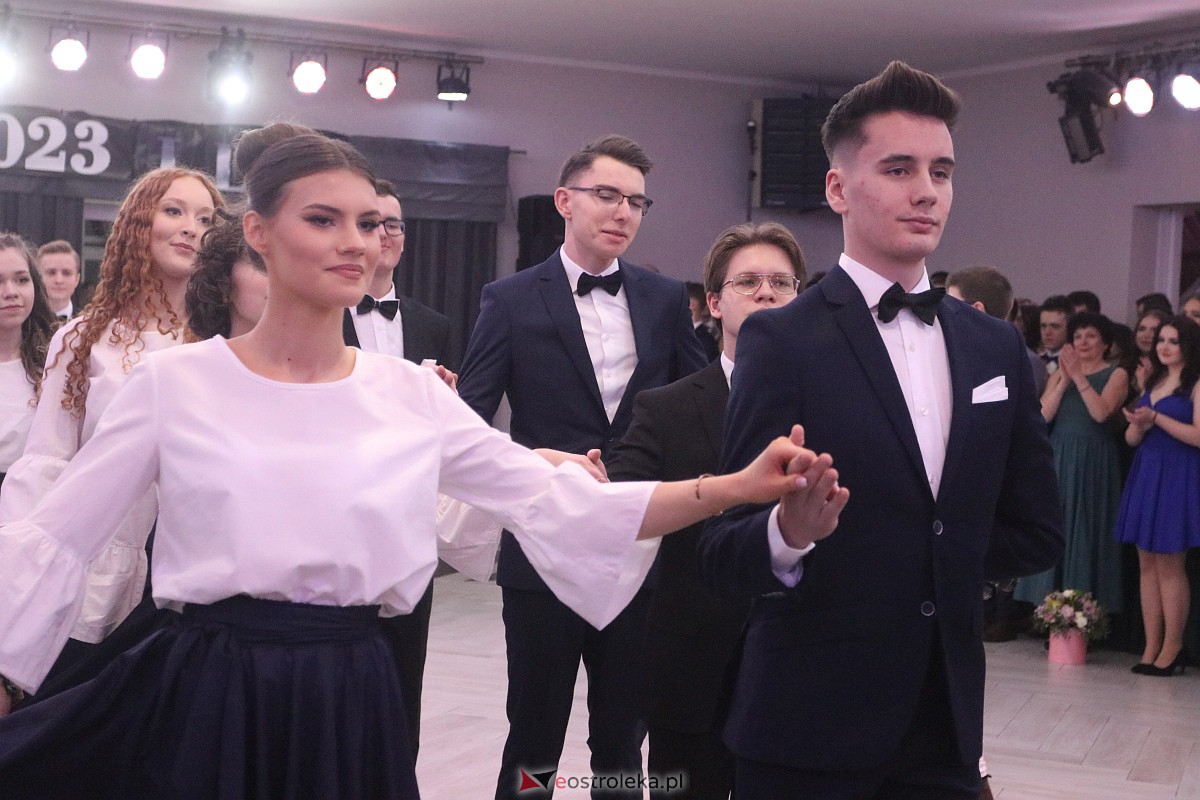 Studniówka 2023 - I LO w Ostrołęce [28.01.2023] - zdjęcie #58 - eOstroleka.pl
