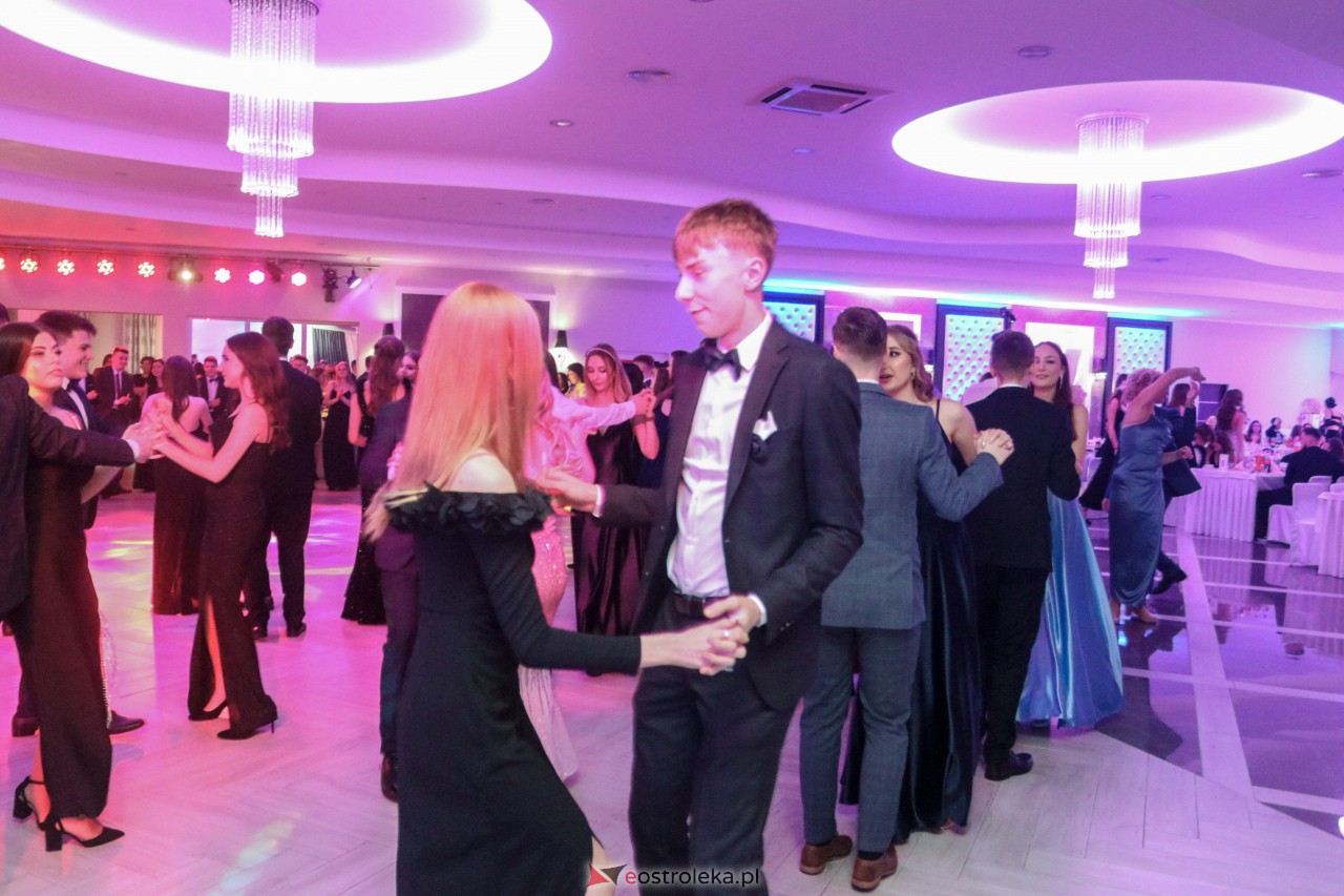 Studniówka 2023 - I LO w Ostrołęce [28.01.2023] - zdjęcie #12 - eOstroleka.pl