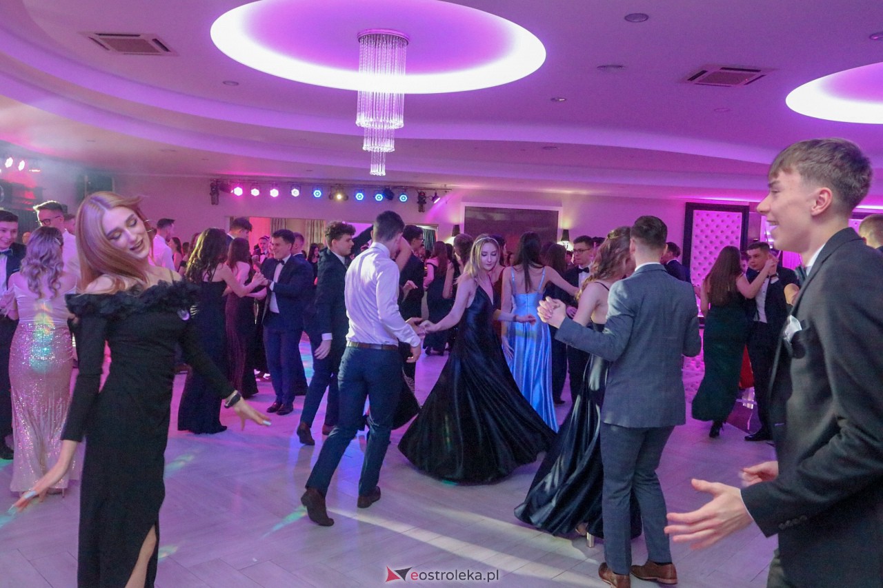 Studniówka 2023 - I LO w Ostrołęce [28.01.2023] - zdjęcie #11 - eOstroleka.pl