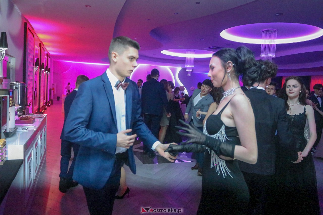 Studniówka 2023 - I LO w Ostrołęce [28.01.2023] - zdjęcie #8 - eOstroleka.pl