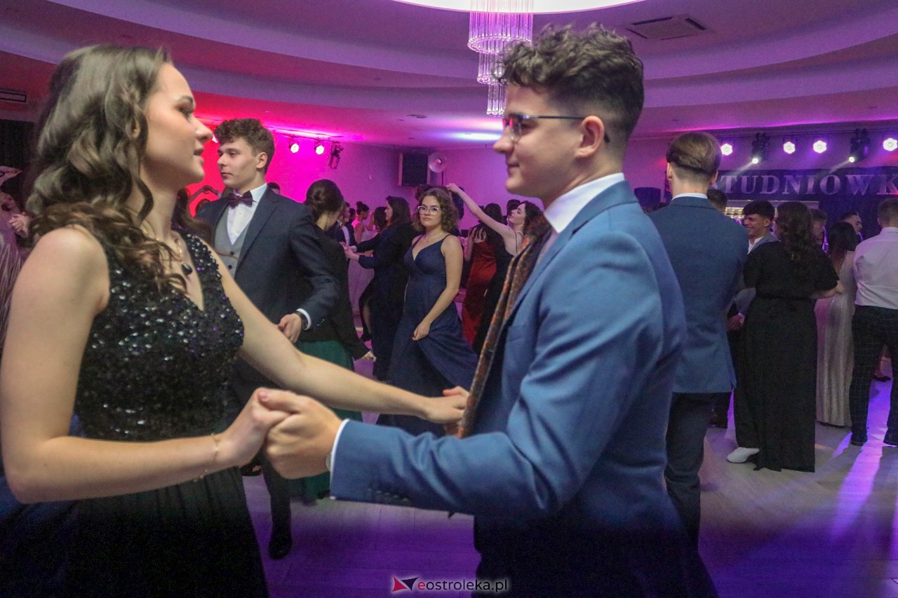 Studniówka 2023 - I LO w Ostrołęce [28.01.2023] - zdjęcie #3 - eOstroleka.pl