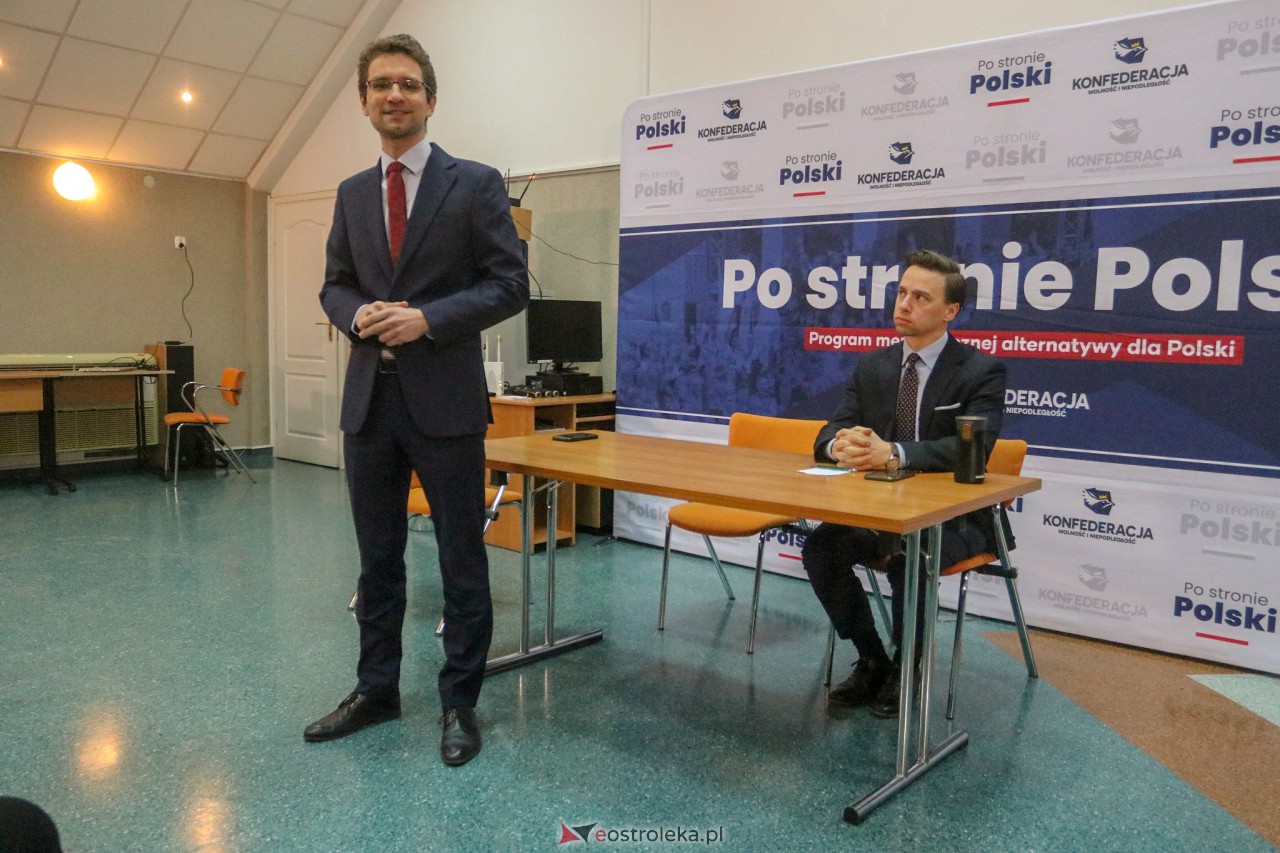 Spotkanie z Krzysztofem Bosakiem i Michałem Wawerem w Ostrołęce [28.01.2023] - zdjęcie #2 - eOstroleka.pl
