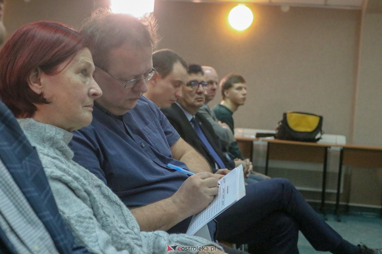 Spotkanie z Krzysztofem Bosakiem i Michałem Wawerem w Ostrołęce [28.01.2023] - zdjęcie #28 - eOstroleka.pl