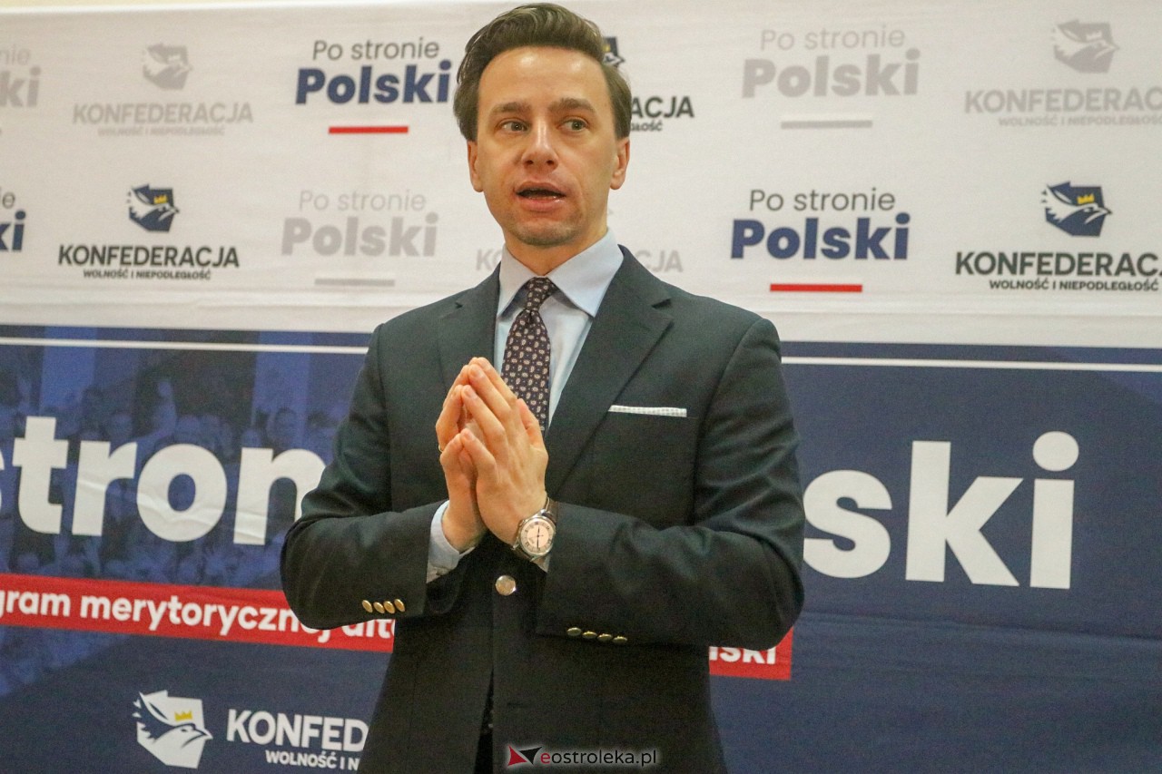 Spotkanie z Krzysztofem Bosakiem i Michałem Wawerem w Ostrołęce [28.01.2023] - zdjęcie #10 - eOstroleka.pl