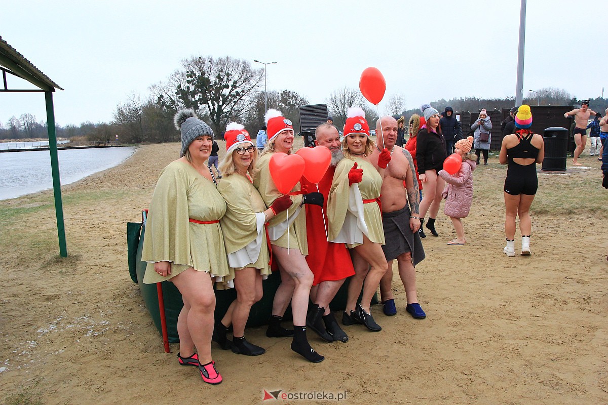 31. finał WOŚP w Ostrołęce. Morsowanie na plaży miejskiej [29.01.2023] - zdjęcie #65 - eOstroleka.pl
