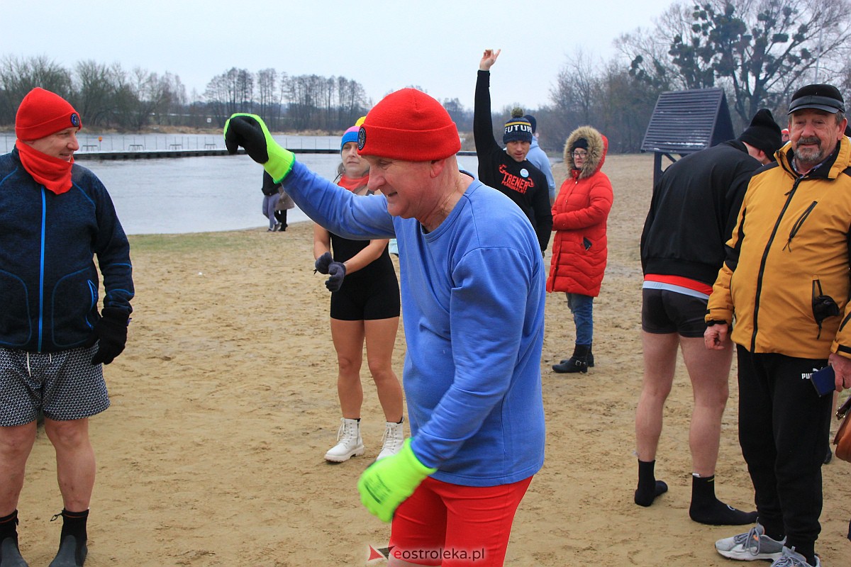 31. finał WOŚP w Ostrołęce. Morsowanie na plaży miejskiej [29.01.2023] - zdjęcie #58 - eOstroleka.pl