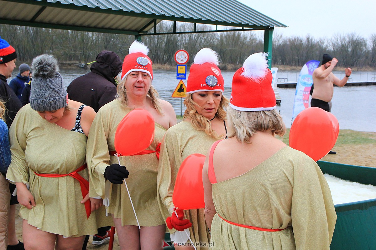 31. finał WOŚP w Ostrołęce. Morsowanie na plaży miejskiej [29.01.2023] - zdjęcie #56 - eOstroleka.pl