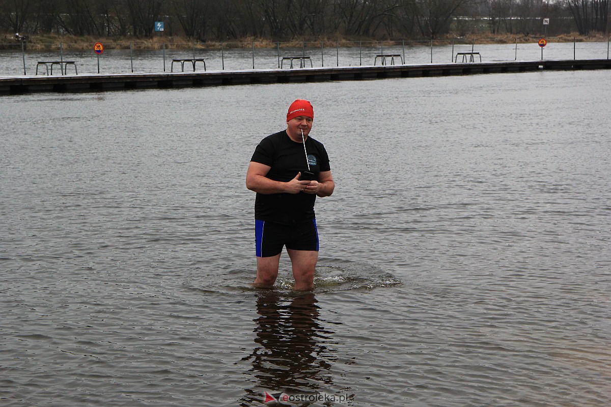 31. finał WOŚP w Ostrołęce. Morsowanie na plaży miejskiej [29.01.2023] - zdjęcie #46 - eOstroleka.pl