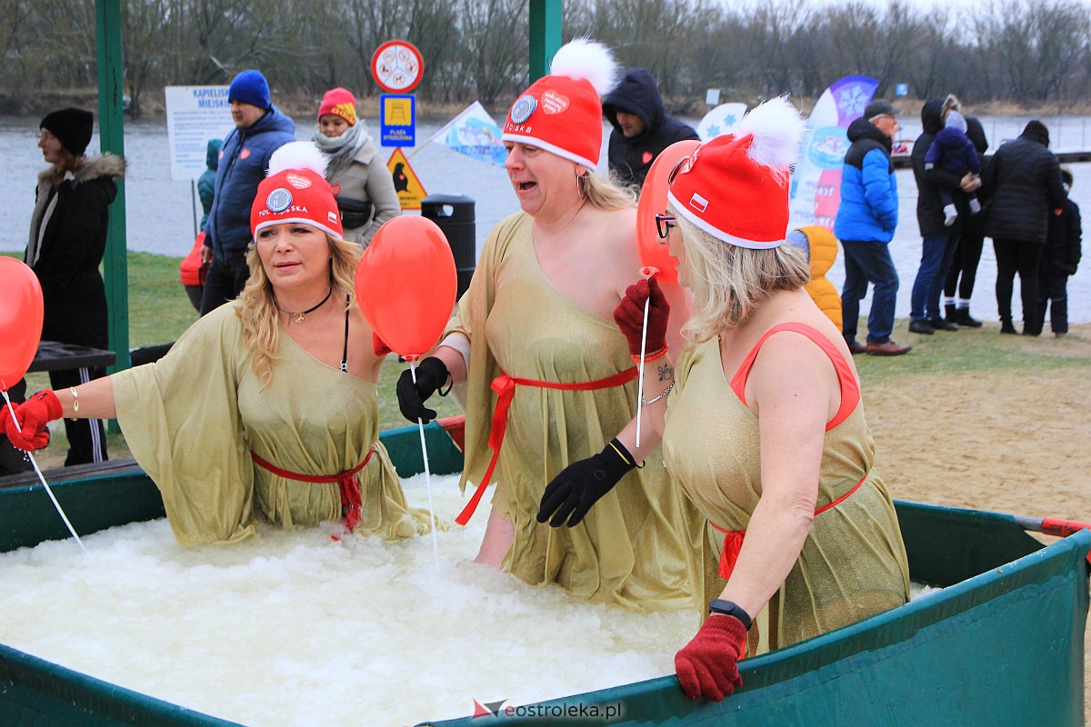 31. finał WOŚP w Ostrołęce. Morsowanie na plaży miejskiej [29.01.2023] - zdjęcie #14 - eOstroleka.pl
