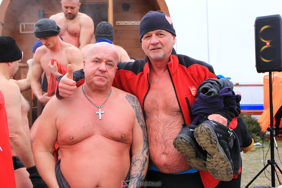 31. finał WOŚP w Ostrołęce. Morsowanie na plaży miejskiej [29.01.2023] - zdjęcie #5 - eOstroleka.pl