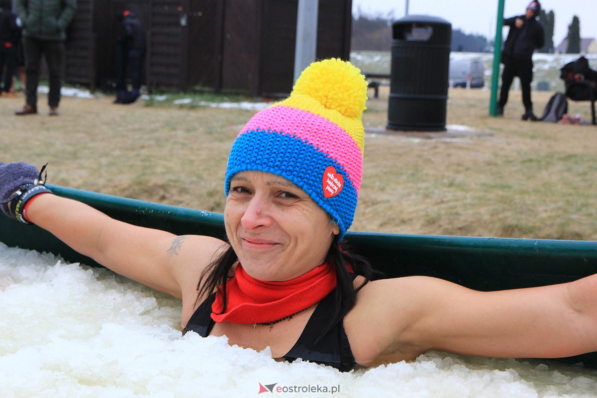 31. finał WOŚP w Ostrołęce. Morsowanie na plaży miejskiej [29.01.2023] - zdjęcie #3 - eOstroleka.pl