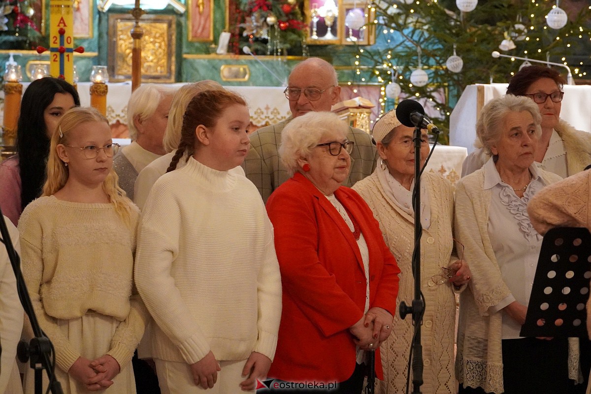 Wspólne śpiewanie kolęd i pastorałek w ostrołęckim Klasztorze [29.01.2023] - zdjęcie #17 - eOstroleka.pl