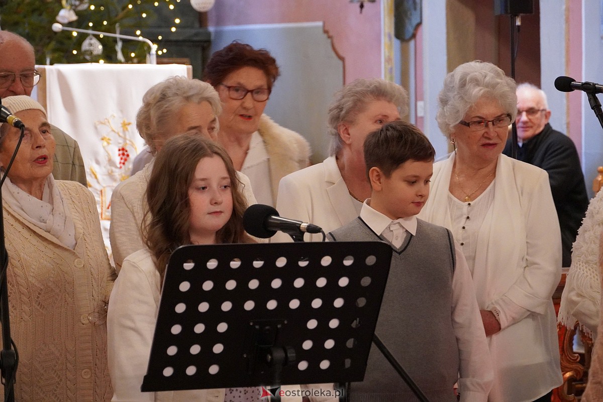 Wspólne śpiewanie kolęd i pastorałek w ostrołęckim Klasztorze [29.01.2023] - zdjęcie #6 - eOstroleka.pl