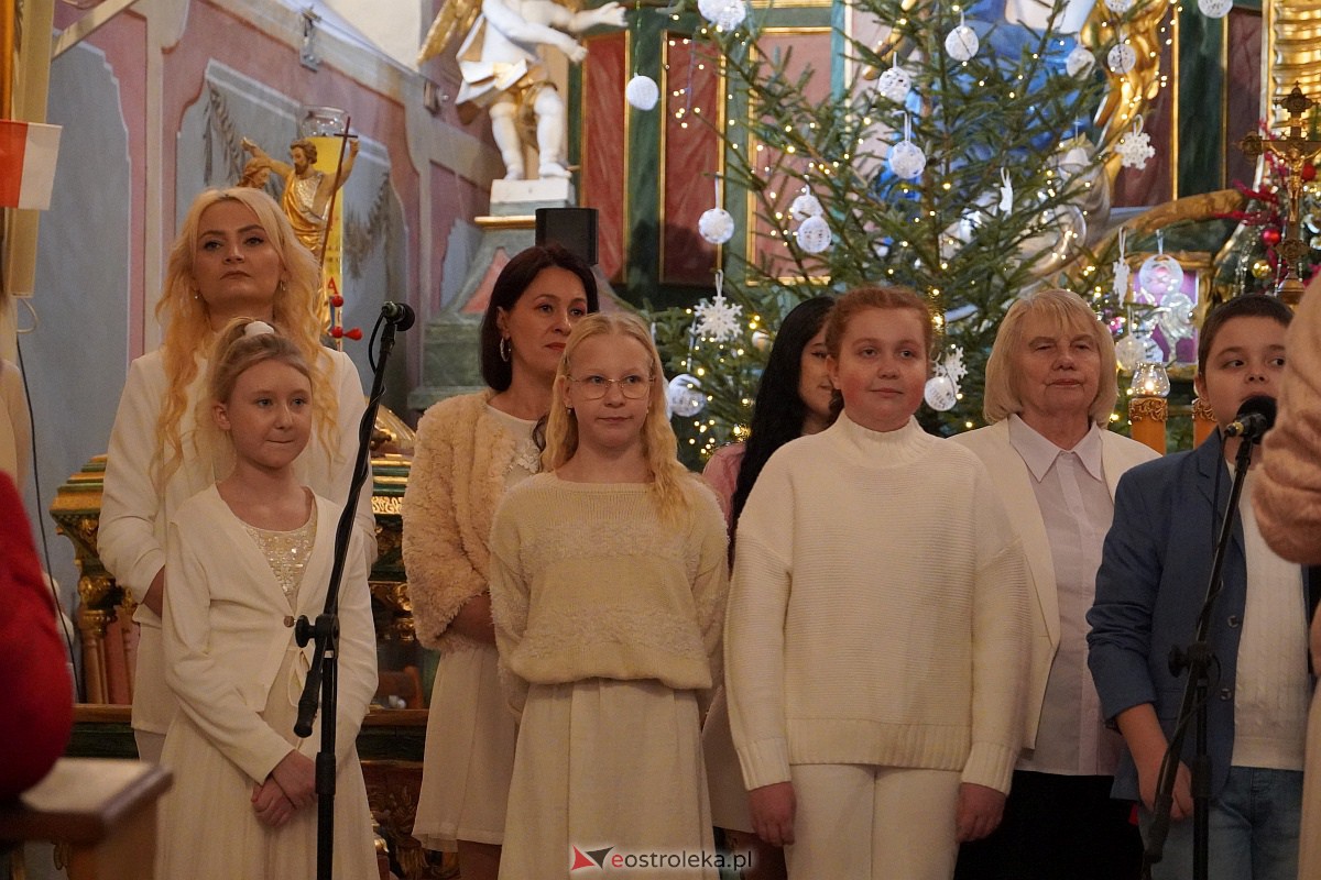 Wspólne śpiewanie kolęd i pastorałek w ostrołęckim Klasztorze [29.01.2023] - zdjęcie #20 - eOstroleka.pl