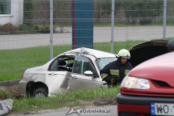 Wypadek na warszawskiej (17-04-2011) - zdjęcie #13 - eOstroleka.pl