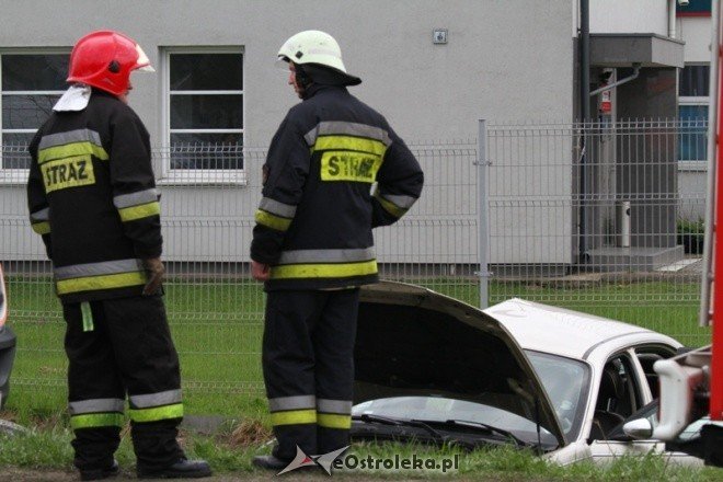 Wypadek na warszawskiej (17-04-2011) - zdjęcie #10 - eOstroleka.pl