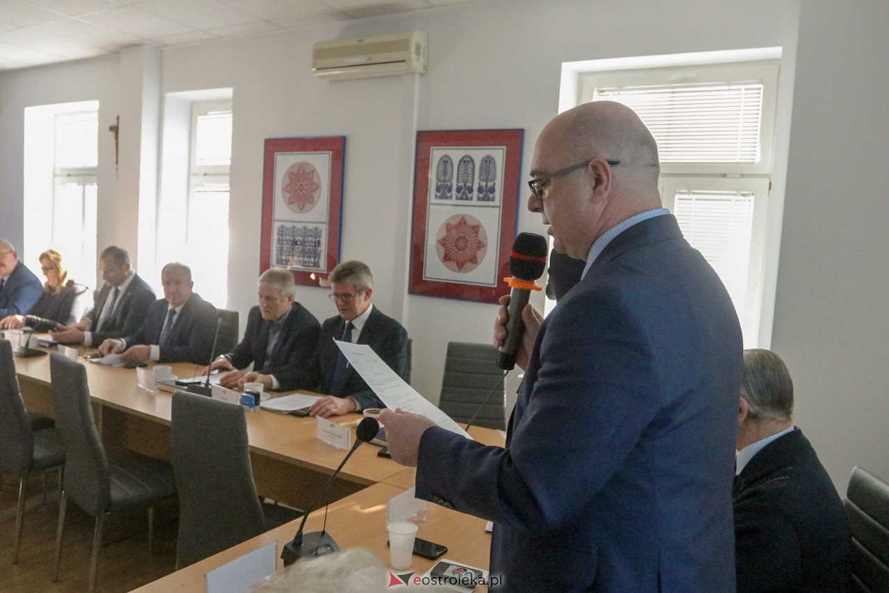 Sesja rady powiatu ostrołęckiego [3.2.2023] - zdjęcie #12 - eOstroleka.pl