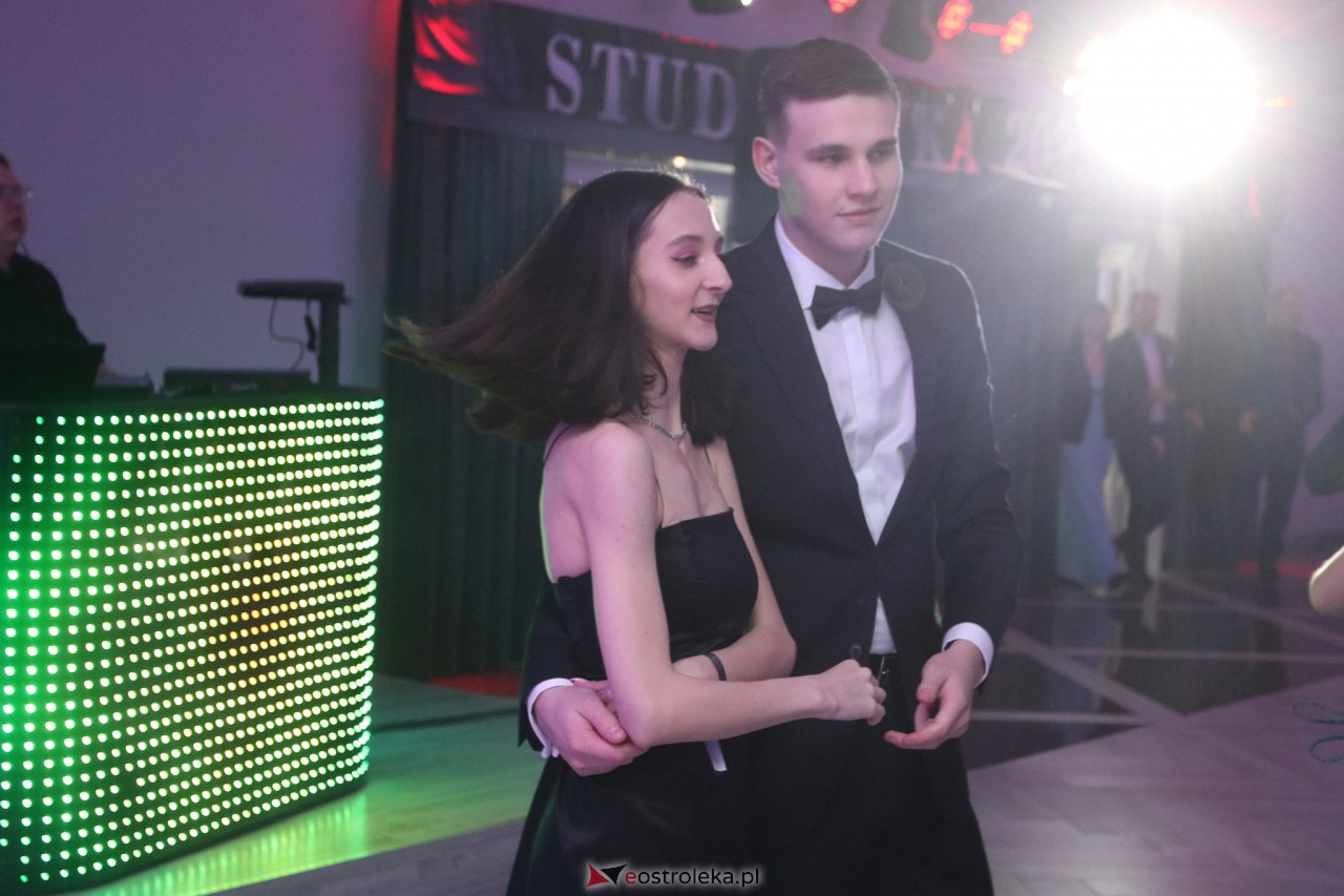 Studniówka 2023. ZSZ Nr 1 w Ostrołęce [04.01.2023] - zdjęcie #19 - eOstroleka.pl