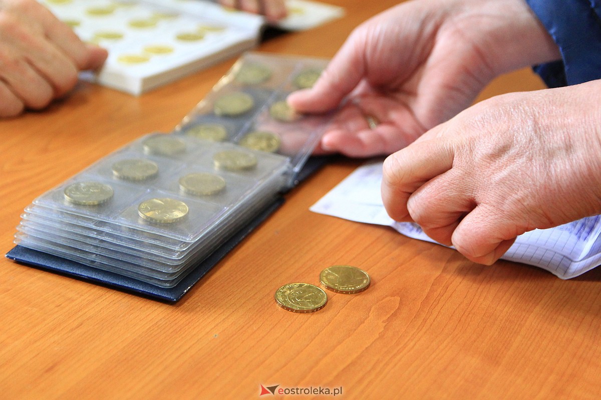 Tłoczno na giełdzie kolekcjonerskiej [05.02.2023] - zdjęcie #9 - eOstroleka.pl