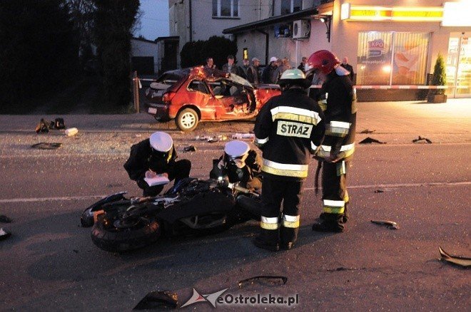 Wypadek w Rzekuniu (17.04.2011) - zdjęcie #8 - eOstroleka.pl