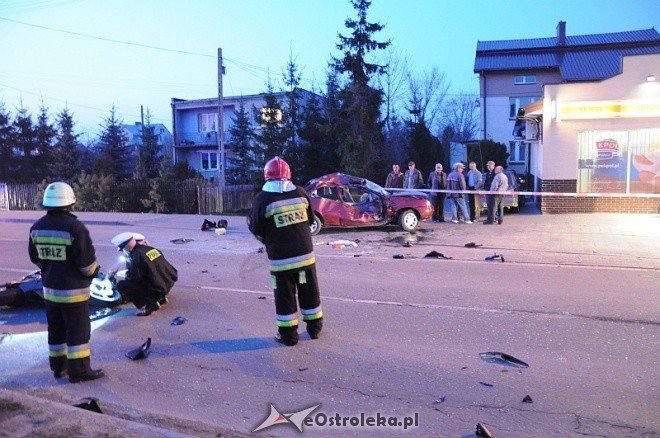 Wypadek w Rzekuniu (17.04.2011) - zdjęcie #12 - eOstroleka.pl