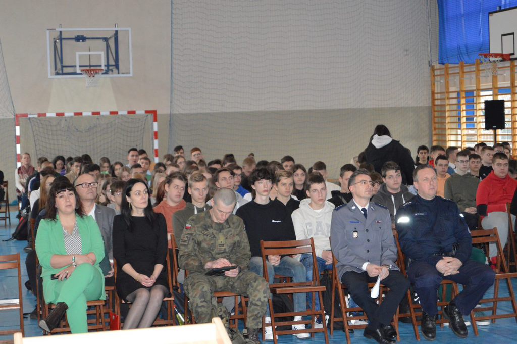 Konferencja w Zespole Szkół Powiatowych w Myszyńcu - zdjęcie #1 - eOstroleka.pl