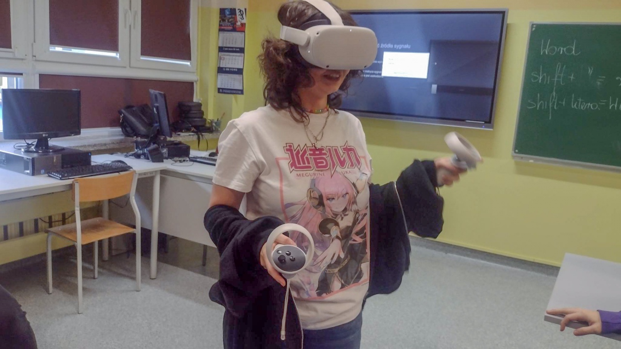 Technologia VR w Szkole Podstawowej nr 10 [08.02.2023] - zdjęcie #2 - eOstroleka.pl
