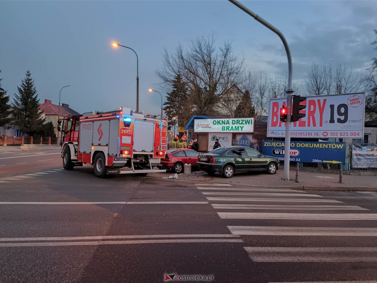 Poranna kraksa przy ostrołęckim dworcu. Wystarczyła chwila nieuwagi [09.02.2023] - zdjęcie #4 - eOstroleka.pl