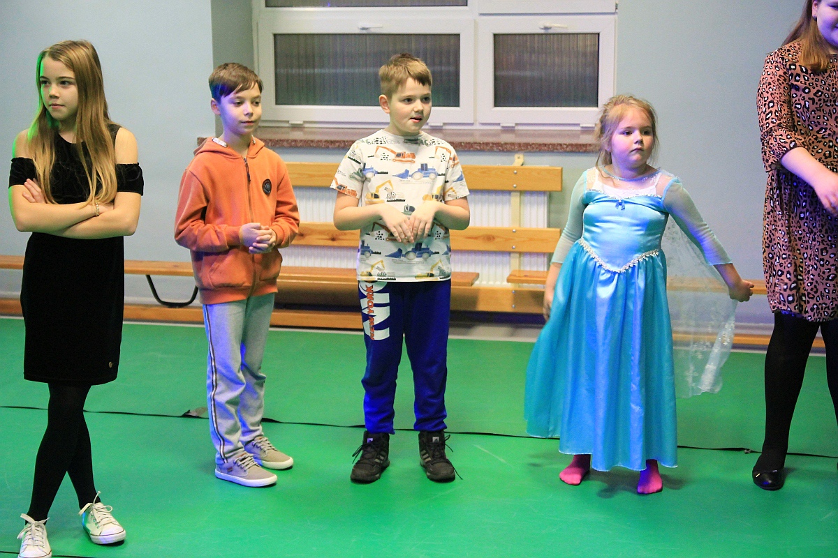 Bal karnawałowy dla dzieci z osiedla Starosty Kosa [09.02.2023] - zdjęcie #57 - eOstroleka.pl
