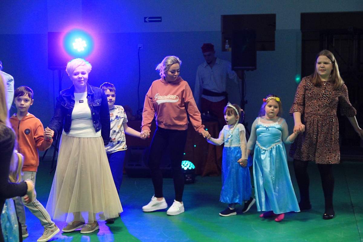 Bal karnawałowy dla dzieci z osiedla Starosty Kosa [09.02.2023] - zdjęcie #10 - eOstroleka.pl