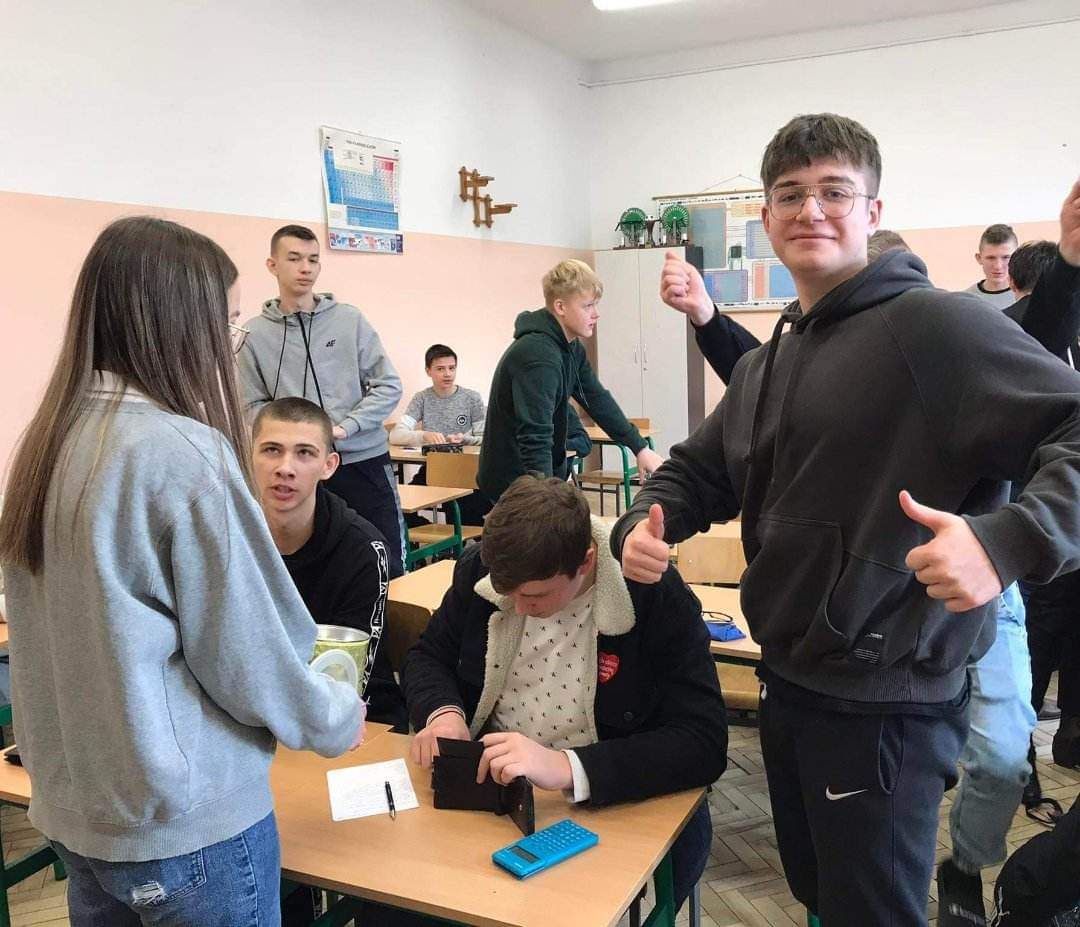 Góra grosza w Zespole Szkół Zawodowych nr 1 w Ostrołęce - zdjęcie #2 - eOstroleka.pl