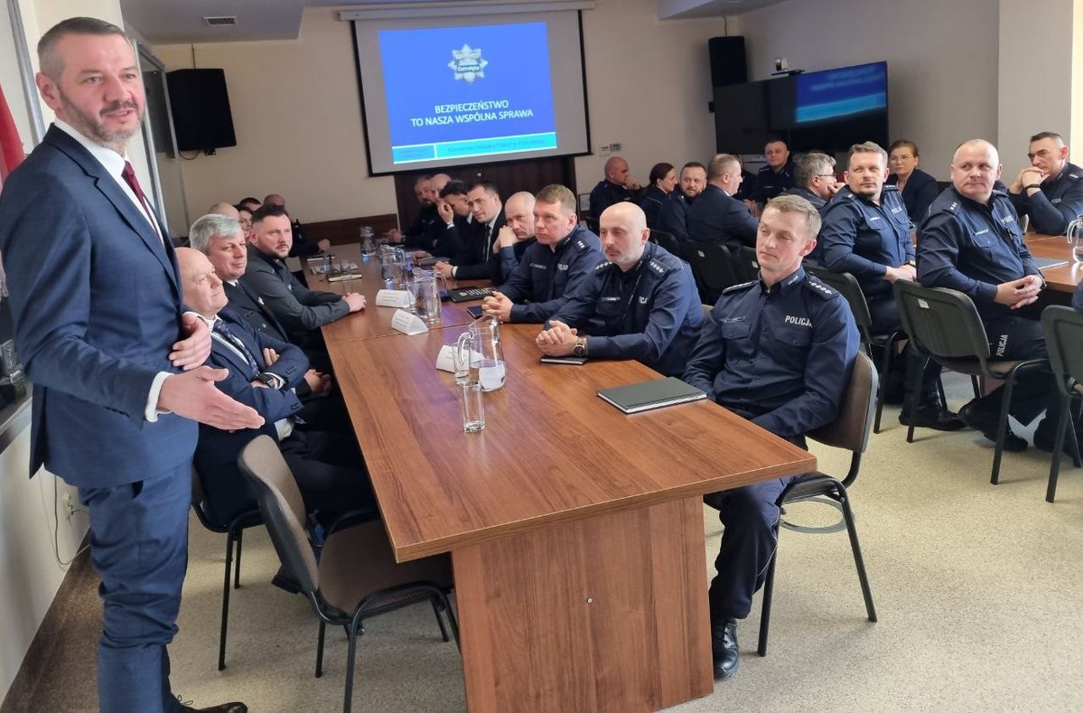 Odprawa roczna w ostrołęckiej policji [10.02.2023] - zdjęcie #4 - eOstroleka.pl