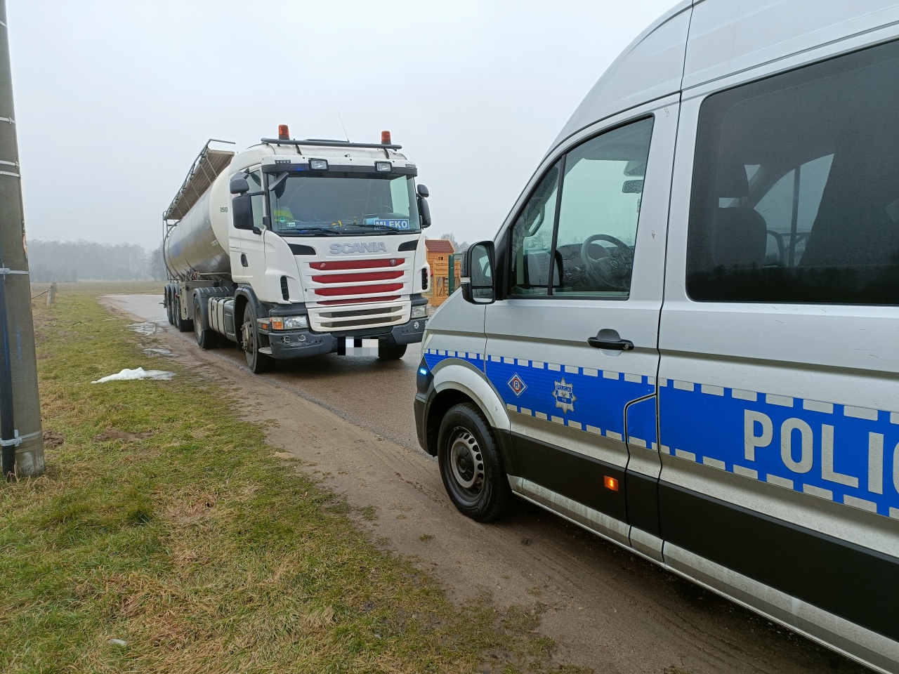 Kolizja na DK 53 w Antoniach [11.02.2023] - zdjęcie #1 - eOstroleka.pl