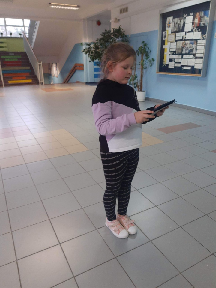 Uczniowie SP 10 pilotami dronów [10.02.2023] - zdjęcie #4 - eOstroleka.pl