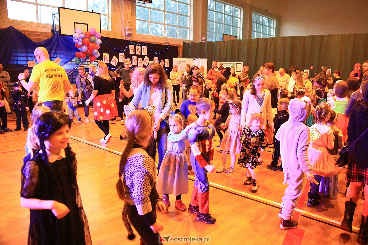 Bal przebierańców w Zespole Szkół Powiatowych w Kadzidle [11.02.2023] - zdjęcie #85 - eOstroleka.pl