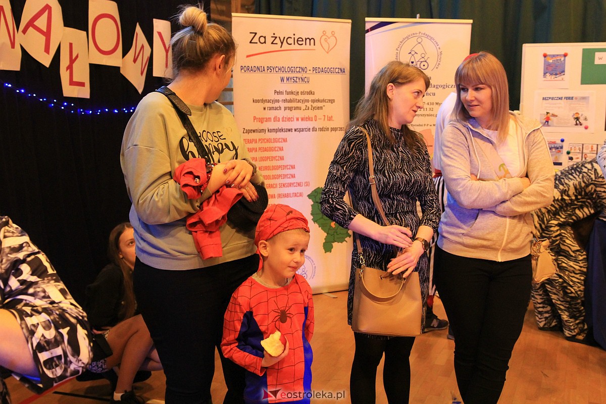 Bal przebierańców w Zespole Szkół Powiatowych w Kadzidle [11.02.2023] - zdjęcie #60 - eOstroleka.pl