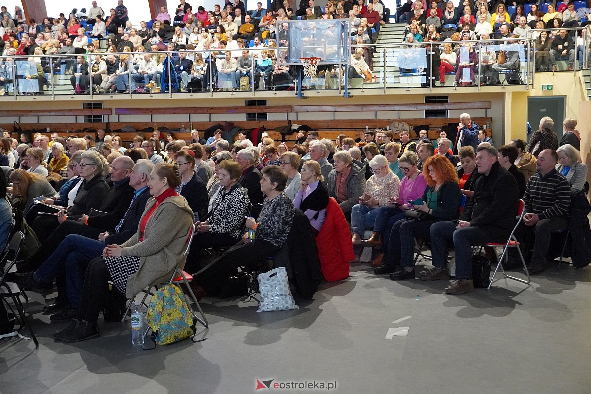 Spotkanie charyzmatyczne W ramionach Ojca [11.02.2023] - zdjęcie #6 - eOstroleka.pl