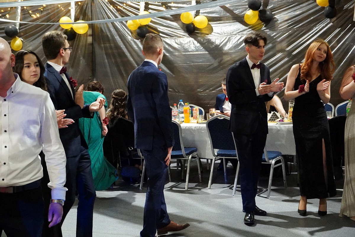 Studniówka 2023. Bal ZSP w Goworowie [11.02.2023] - zdjęcie #18 - eOstroleka.pl