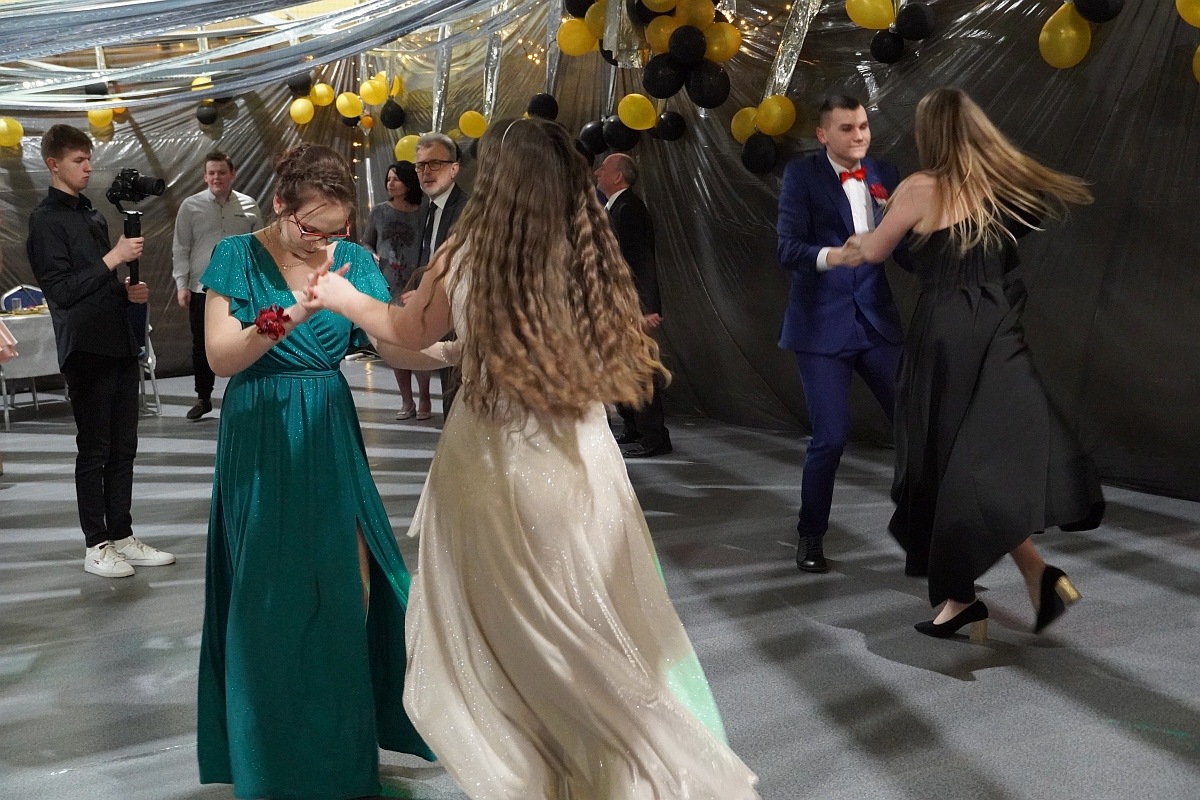 Studniówka 2023. Bal ZSP w Goworowie [11.02.2023] - zdjęcie #10 - eOstroleka.pl