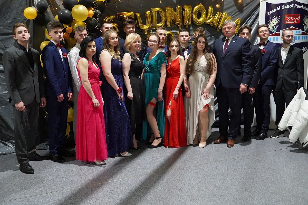 Studniówka 2023. Bal ZSP w Goworowie [11.02.2023] - zdjęcie #4 - eOstroleka.pl