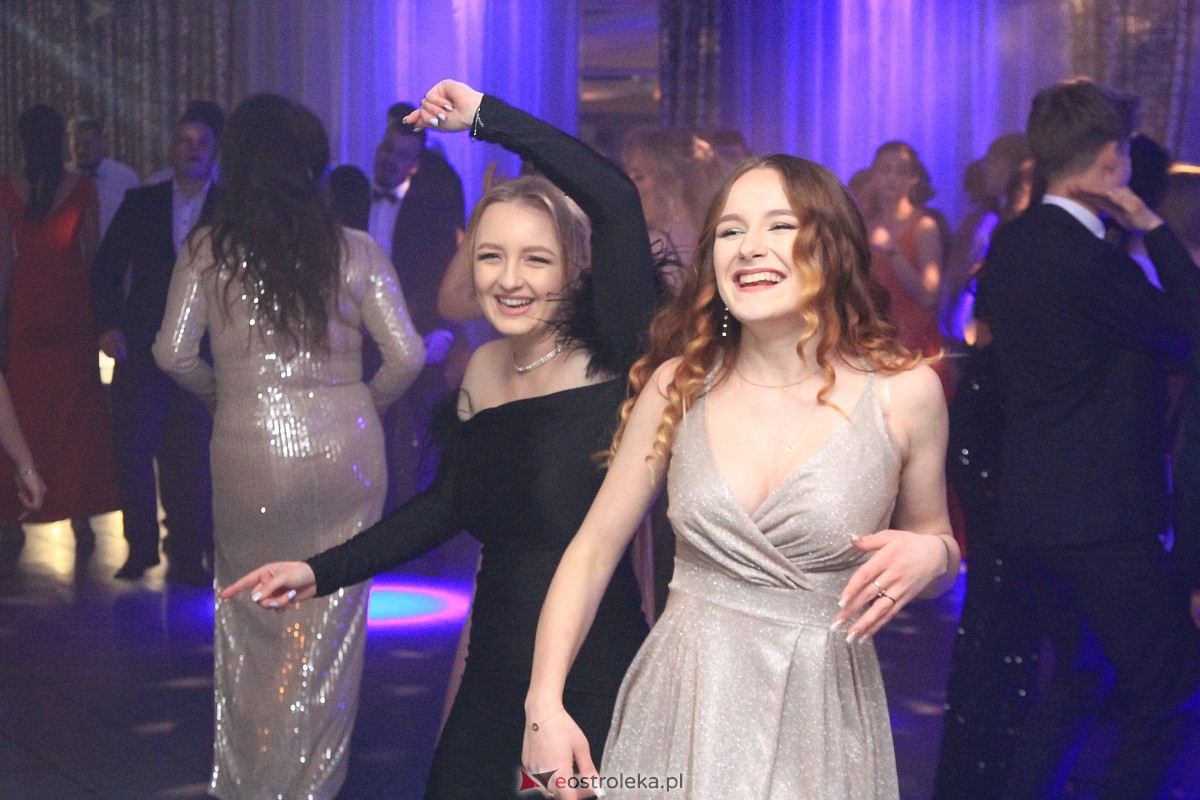 Studniówka 2023 w ZSZ nr 2 w Ostrołęce [11.02.2023] - zdjęcie #114 - eOstroleka.pl